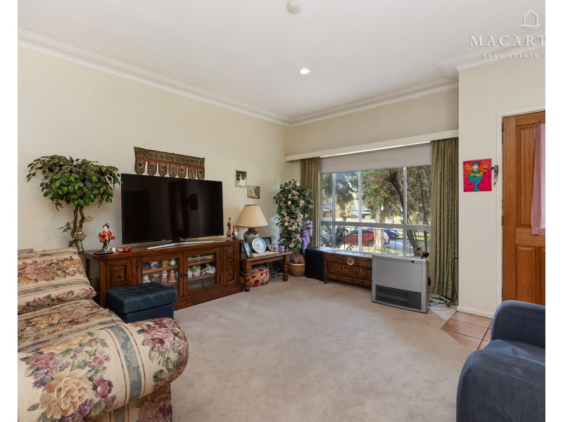 76 Grove Street, Kooringal NSW 2650