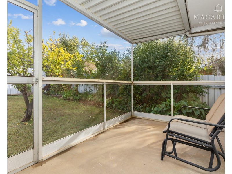 76 Grove Street, Kooringal NSW 2650