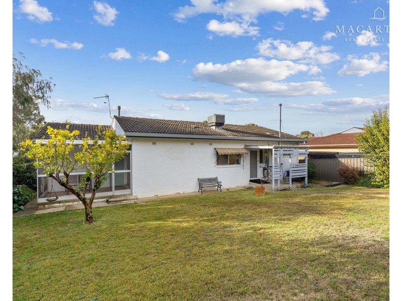 76 Grove Street, Kooringal NSW 2650