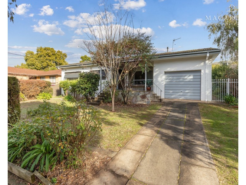 76 Grove Street, Kooringal NSW 2650