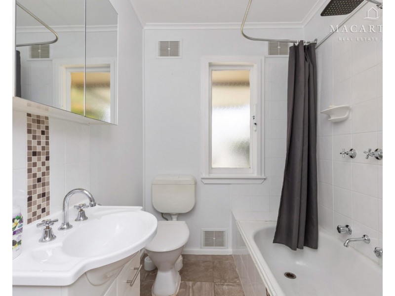 22 Barinya Street, Kooringal NSW 2650