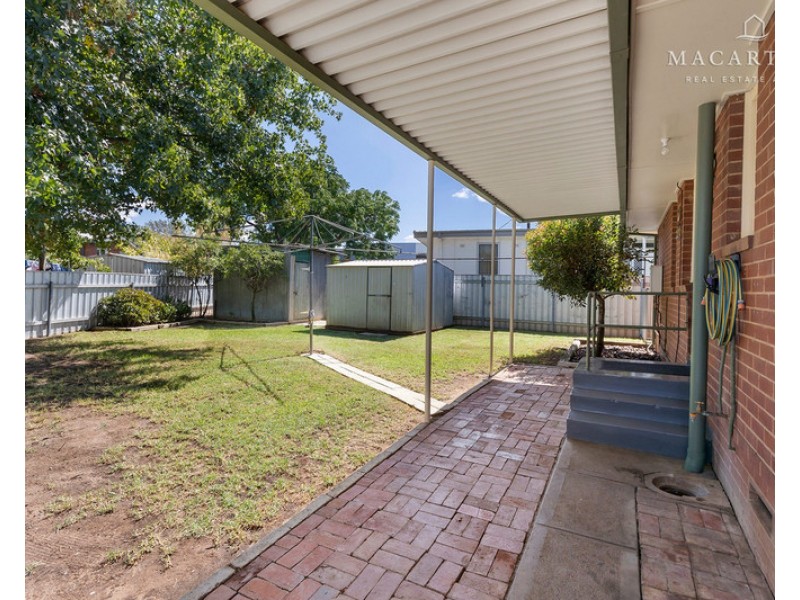 22 Barinya Street, Kooringal NSW 2650