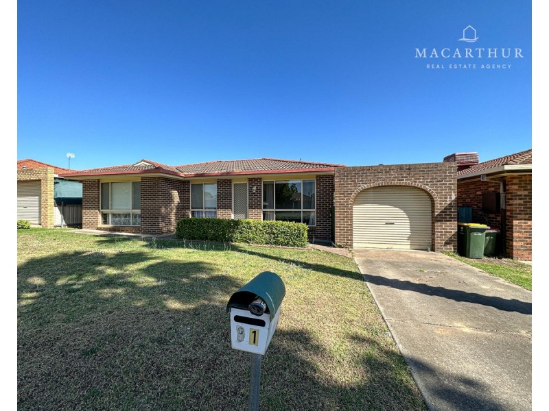 81 Dalman Parkway, Glenfield Park NSW 2650
