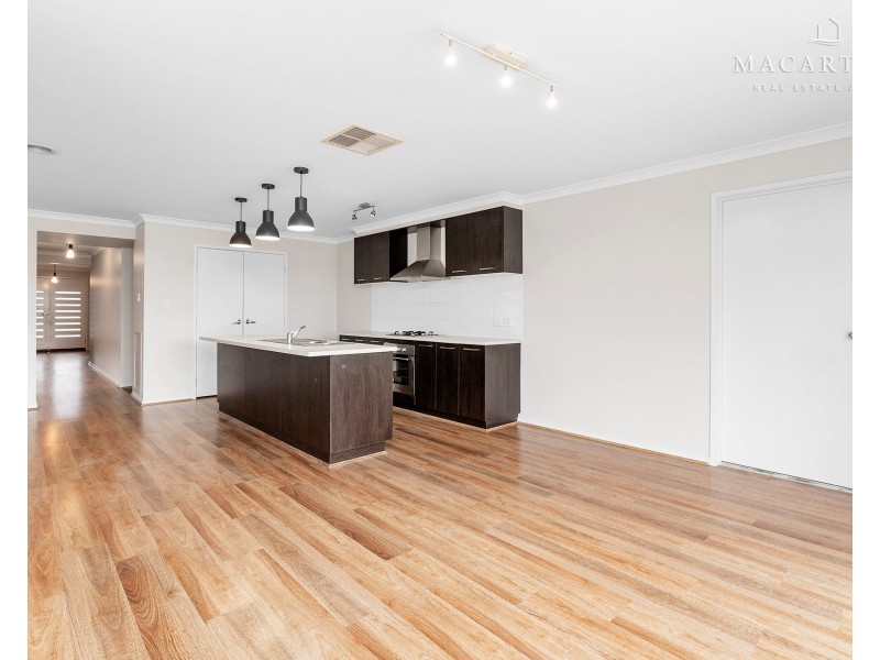 22 Tantoon Circuit, Forest Hill NSW 2651