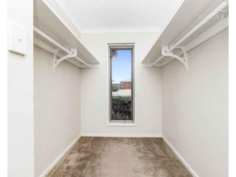 22 Tantoon Circuit, Forest Hill NSW 2651