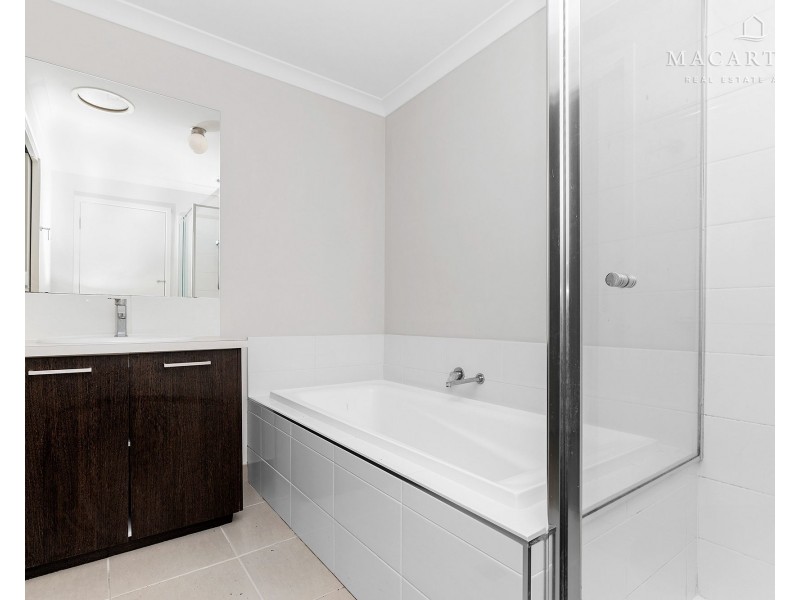 22 Tantoon Circuit, Forest Hill NSW 2651