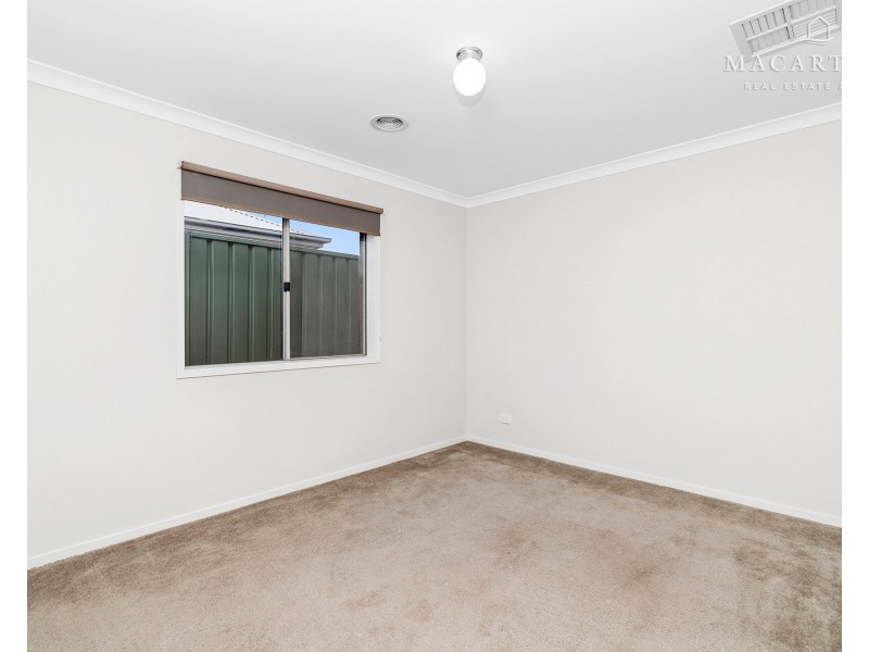 22 Tantoon Circuit, Forest Hill NSW 2651