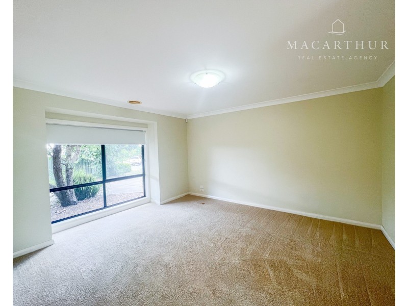 1/8 Protea Place, Forest Hill NSW 2651