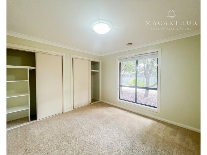1/8 Protea Place, Forest Hill NSW 2651