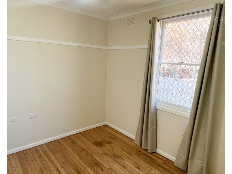 4 Margaret Avenue, Mount Austin NSW 2650