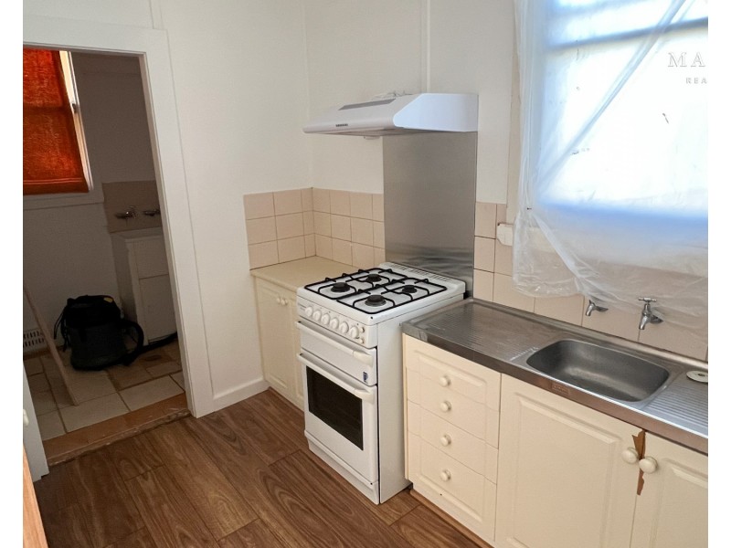 4 Margaret Avenue, Mount Austin NSW 2650