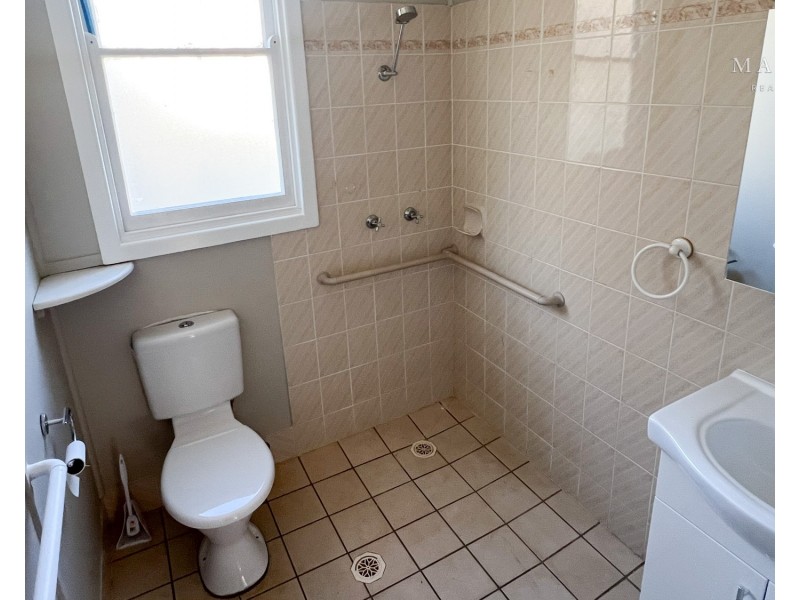 4 Margaret Avenue, Mount Austin NSW 2650