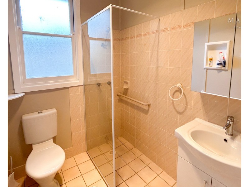 4 Margaret Avenue, Mount Austin NSW 2650