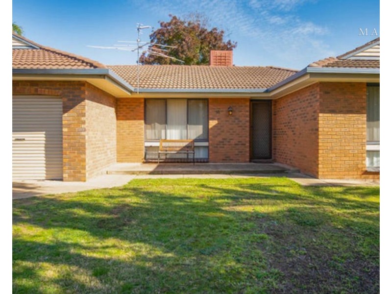 30 Undurra Drive, Glenfield Park NSW 2650