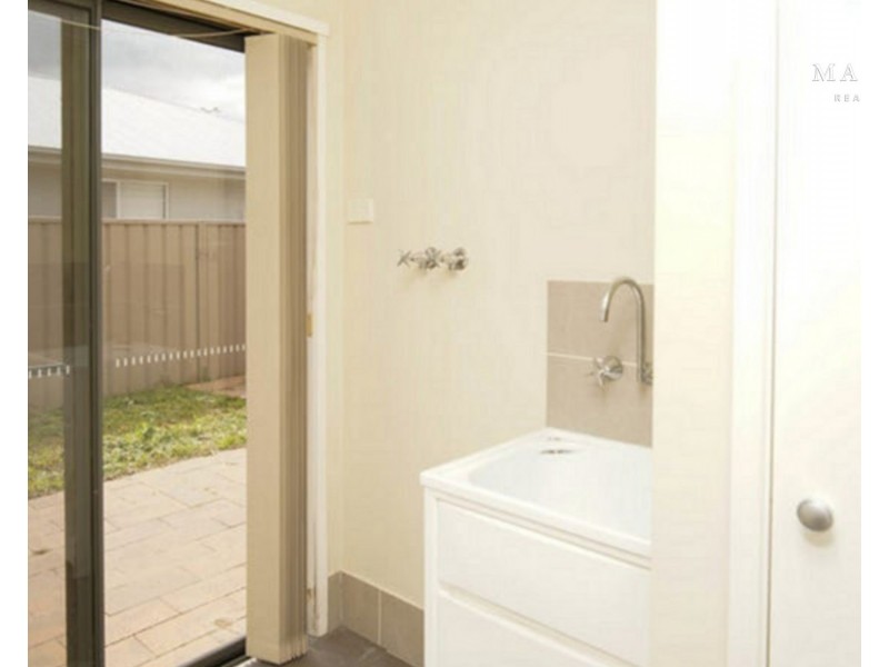 36 Bradman Drive, Boorooma NSW 2650