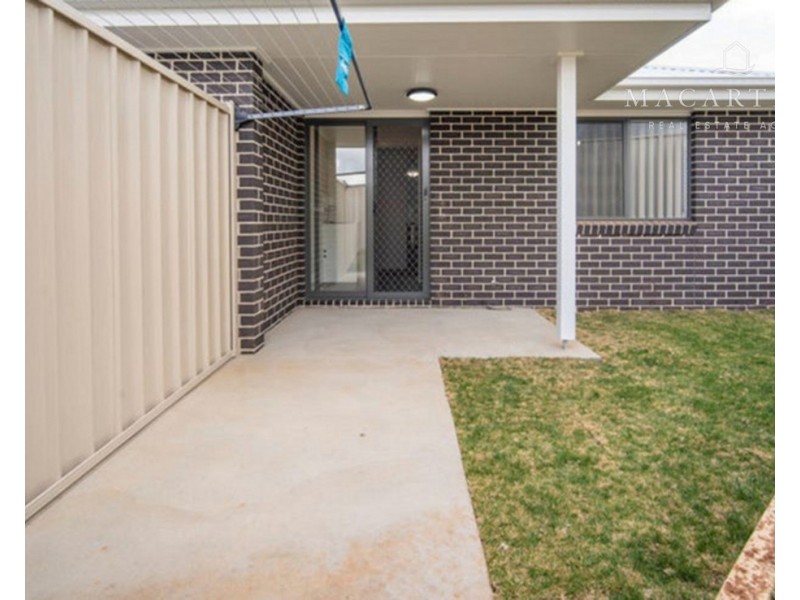 1/1 Ronald Street, Gobbagombalin NSW 2650