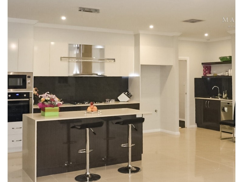 4 Waterhouse Avenue, Lloyd NSW 2650