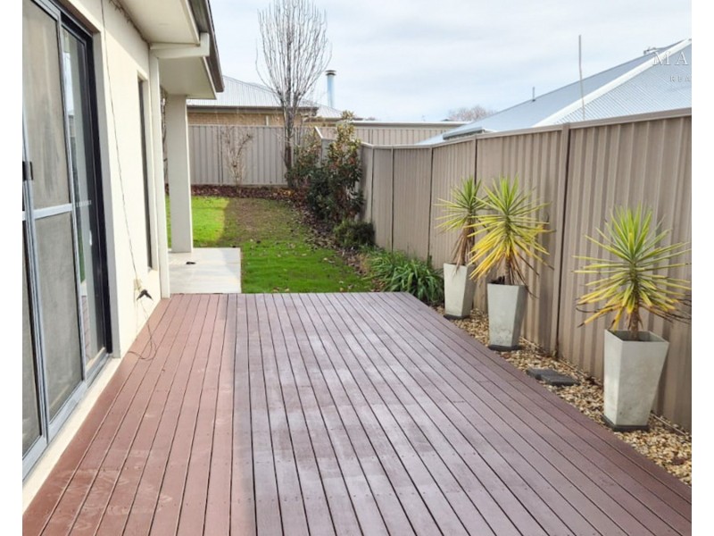 4 Waterhouse Avenue, Lloyd NSW 2650