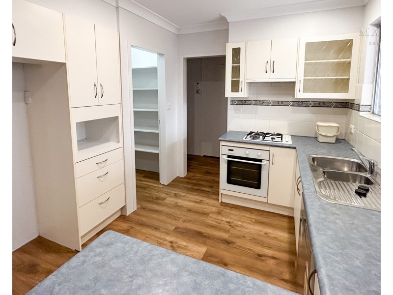 16 Walana Crescent, Kooringal NSW 2650