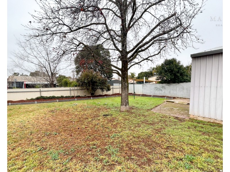 16 Walana Crescent, Kooringal NSW 2650