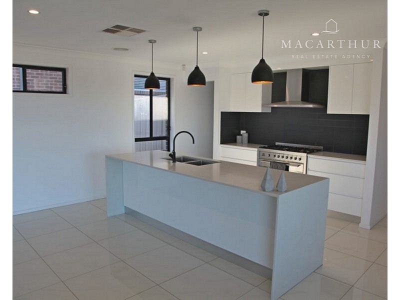 6 Eureka Street, Estella NSW 2650