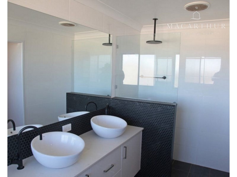 6 Eureka Street, Estella NSW 2650