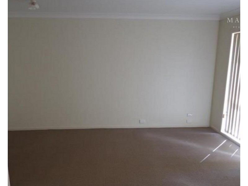 24 Yarrawah Crescent, Bourkelands NSW 2650