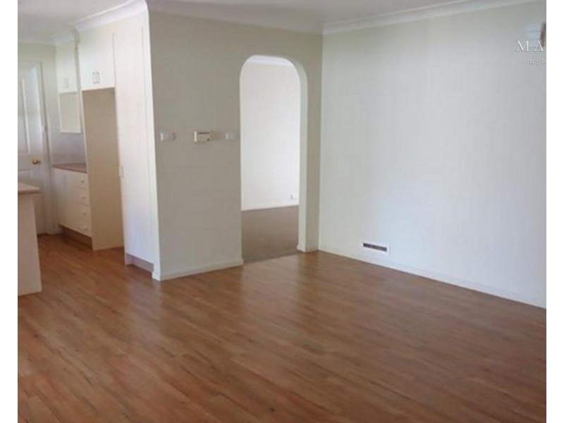 24 Yarrawah Crescent, Bourkelands NSW 2650