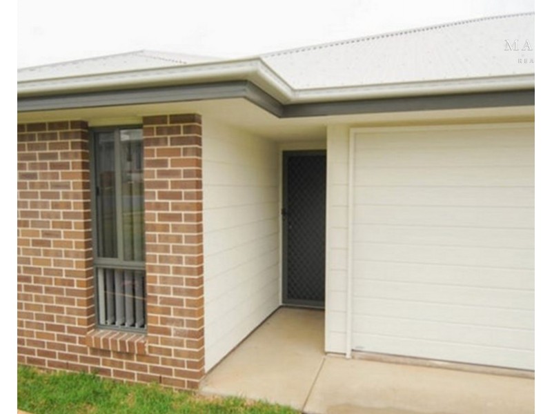 2/8 Gasnier Loop, Boorooma NSW 2650