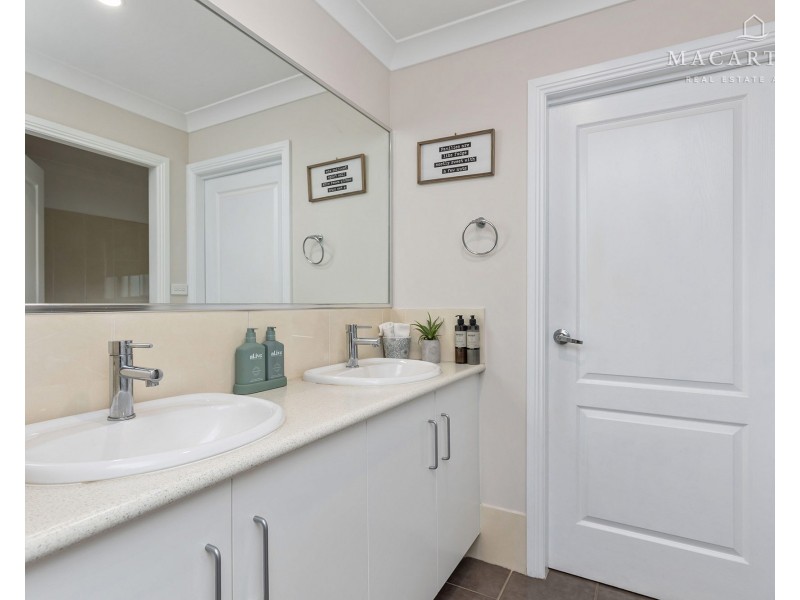 118 Kaloona Drive, Bourkelands NSW 2650