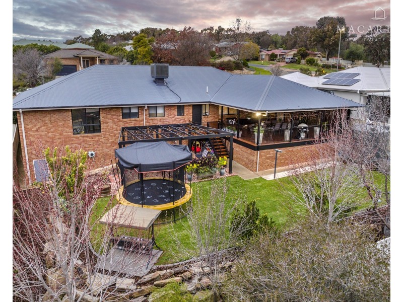 118 Kaloona Drive, Bourkelands NSW 2650