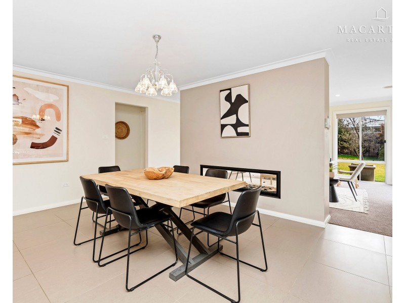 30 Mullagh Crescent, Boorooma NSW 2650