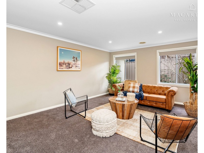 30 Mullagh Crescent, Boorooma NSW 2650