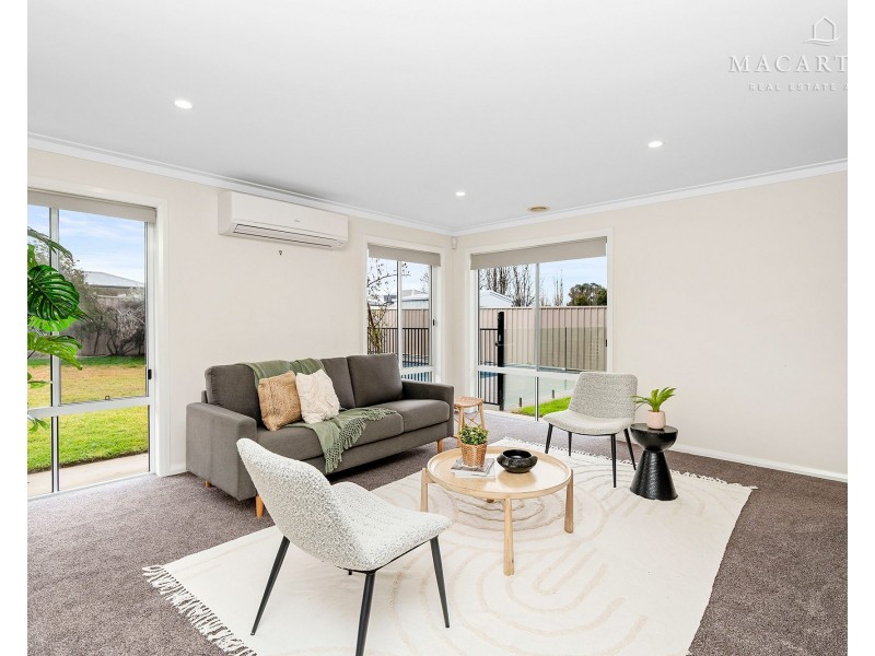 30 Mullagh Crescent, Boorooma NSW 2650