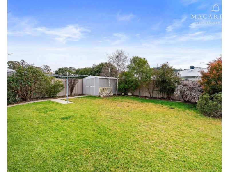 30 Mullagh Crescent, Boorooma NSW 2650