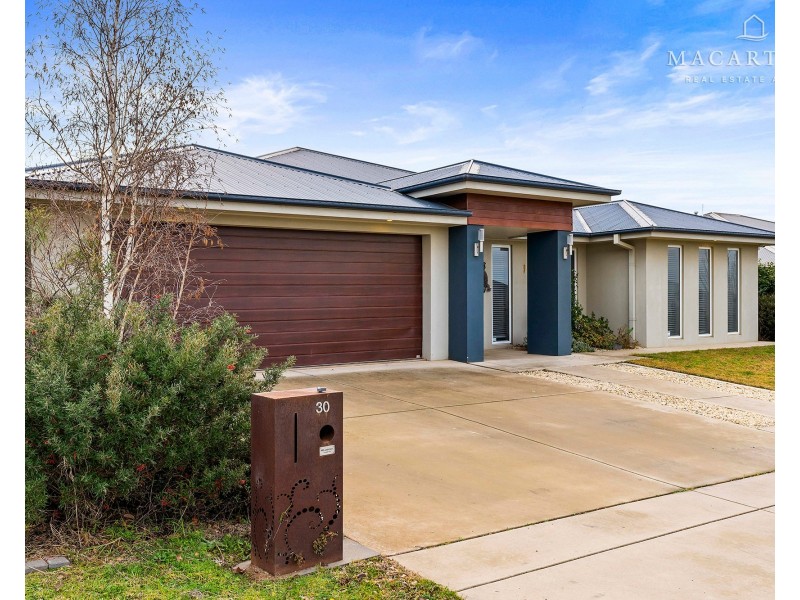 30 Mullagh Crescent, Boorooma NSW 2650