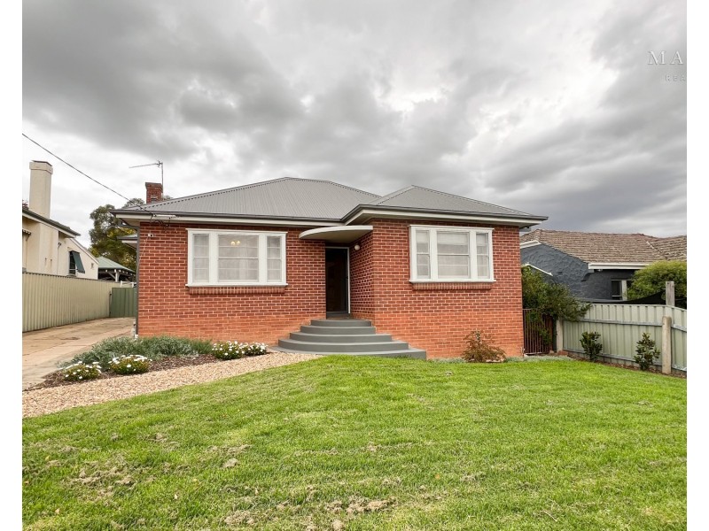 18 Jarick Street, Turvey Park NSW 2650