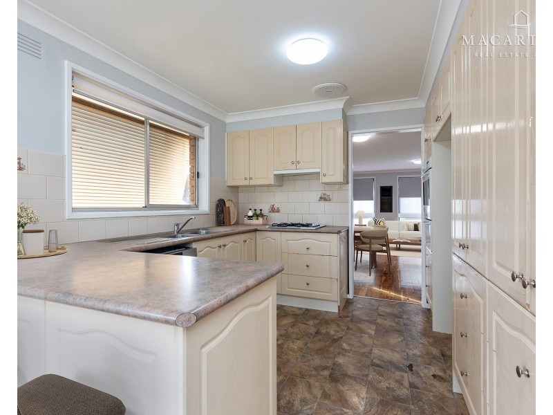 51 Churchill Avenue, Kooringal NSW 2650