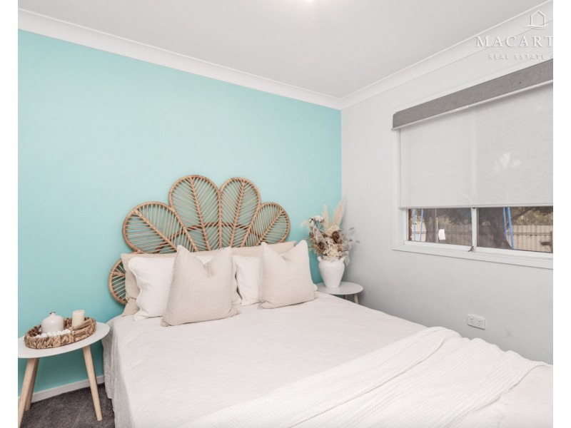 2 Truscott Drive, Ashmont NSW 2650