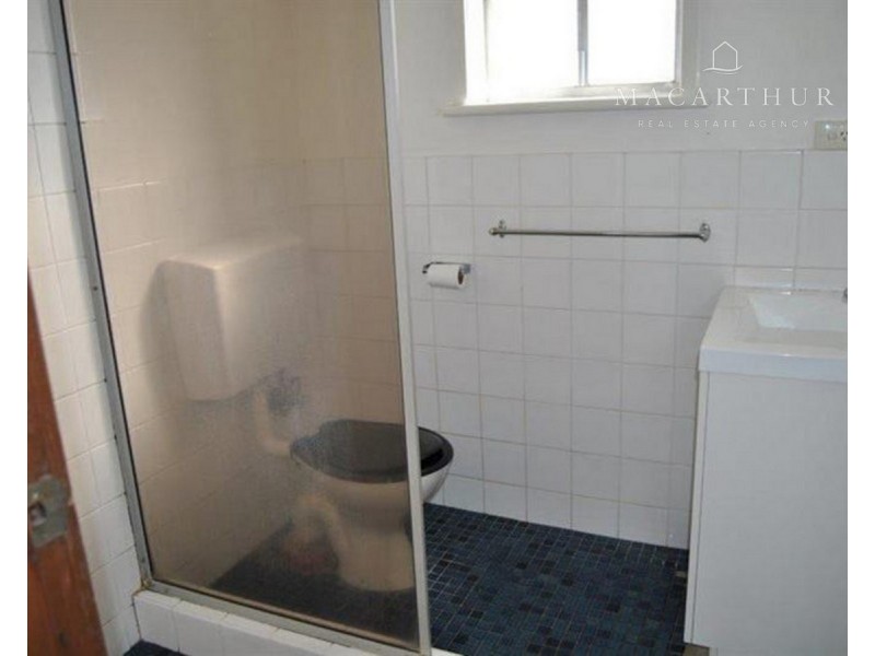 4/8 Nordlingen Drive, Tolland NSW 2650