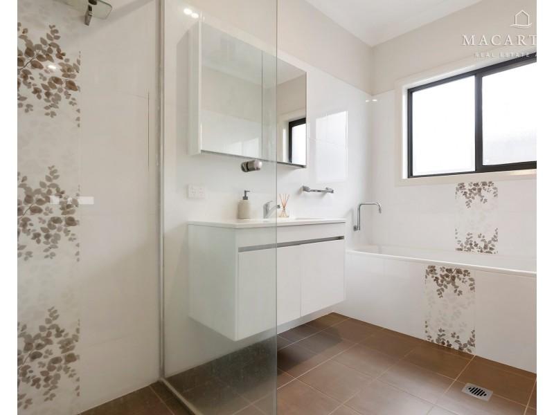 1/11 Birri Place, Glenfield Park NSW 2650