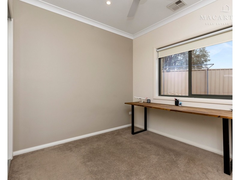 1/11 Birri Place, Glenfield Park NSW 2650