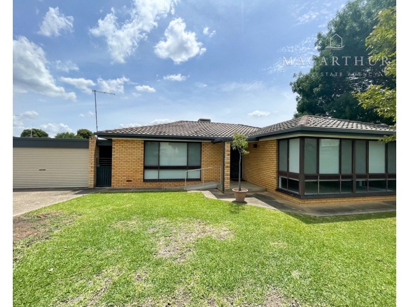 34 Main Street, Lake Albert NSW 2650