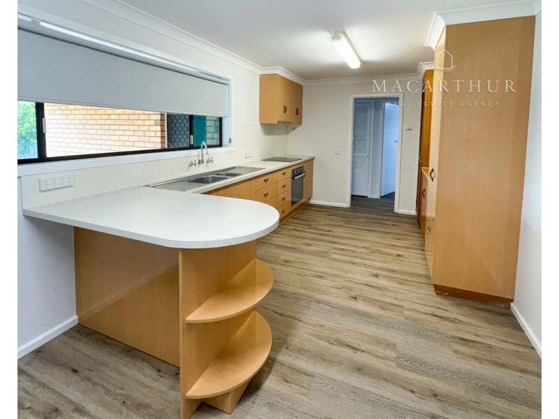 34 Main Street, Lake Albert NSW 2650