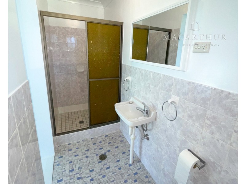 34 Main Street, Lake Albert NSW 2650