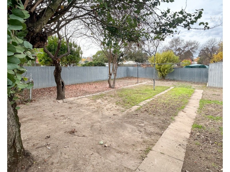 104 The Esplanade, Wagga Wagga NSW 2650