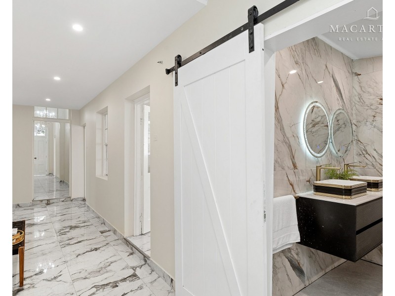 98 Crampton Street, Wagga Wagga NSW 2650