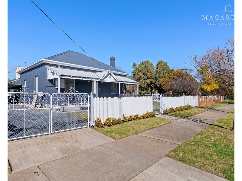 98 Crampton Street, Wagga Wagga NSW 2650
