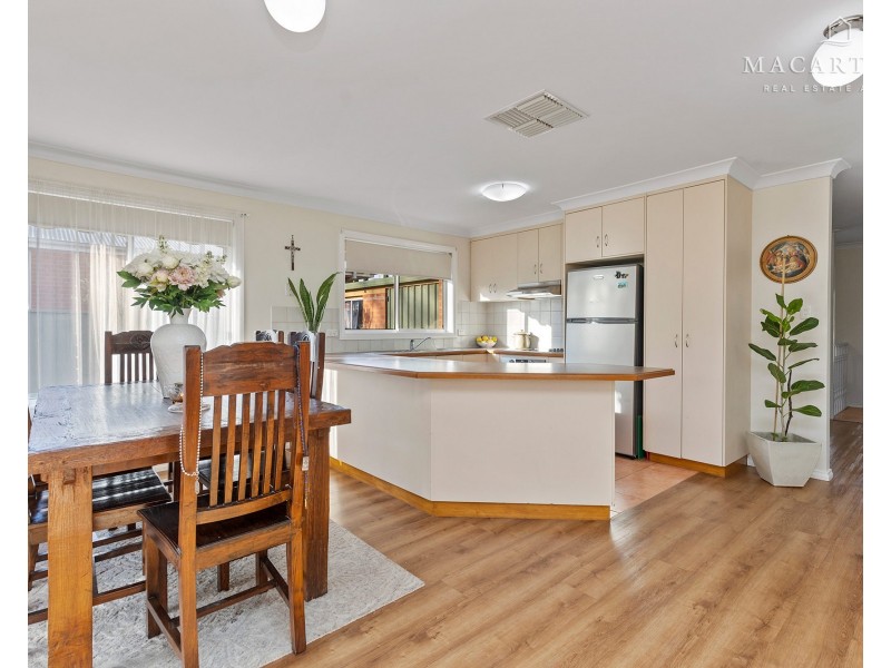 1 Bokara Place, Glenfield Park NSW 2650