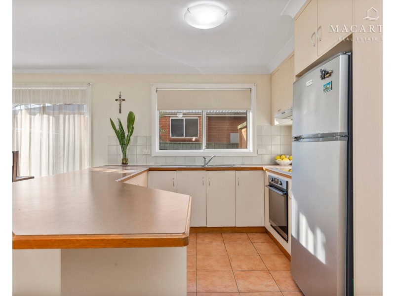 1 Bokara Place, Glenfield Park NSW 2650